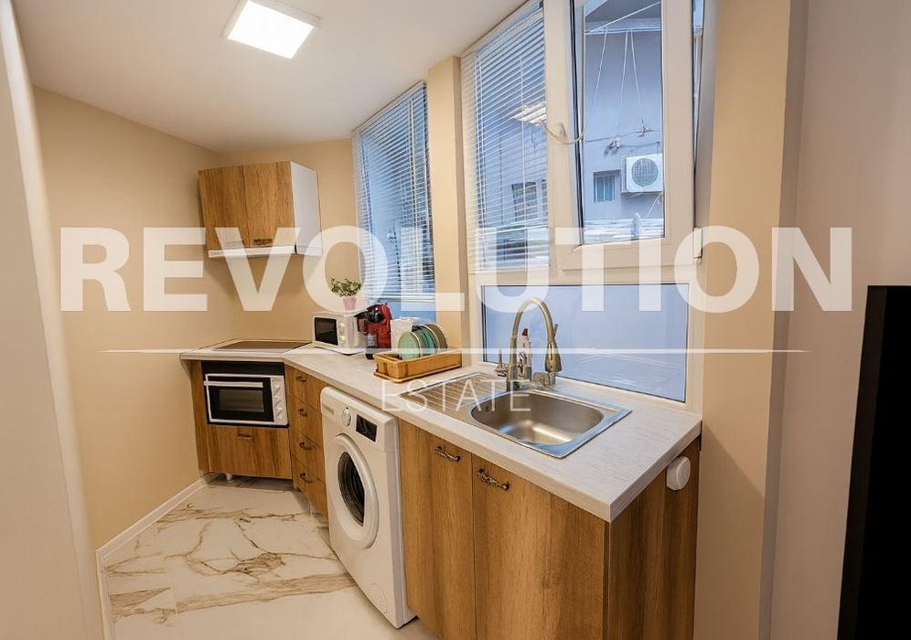 Дава се под наем Двустаен апартамент в Варна, Център - 40 кв.м за 450 € - Снимка #2