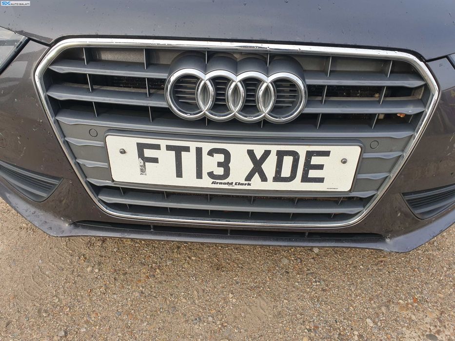 Bara Spoiler Fata Dezechipata FARA Grila Si Emblema cu Locas Senzori de Parcare cu Imperfectiune Audi A4 B8 B8.5 FL Facelift 2012 - 2015 Culoare LZ7L [K1392]
