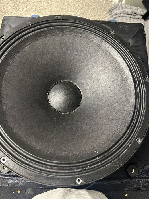 2 difuzoare electro- voice pe 18