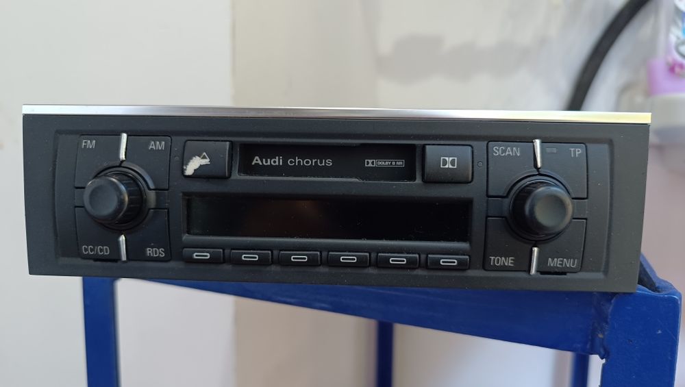 Радиокасетофон за Audi A4 B6