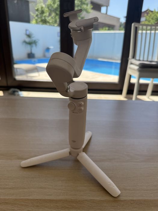 Vand DJI OM5 selfie stick si sistem stabilizare pt smartphone