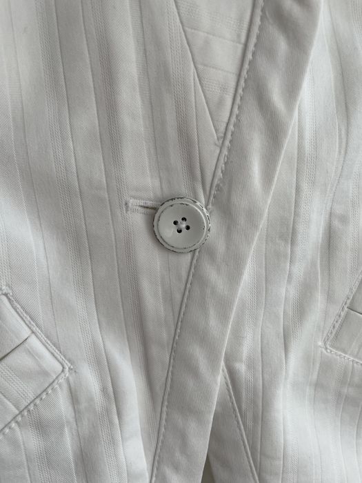 Armani Exchange бяло сако S размер