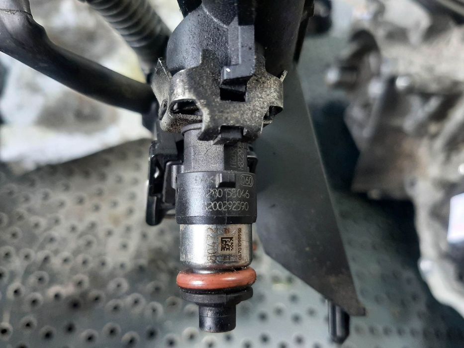 rampa cu injectoare renault modus symbol 2 clio 2 clio 3 1.2 b    8200292590