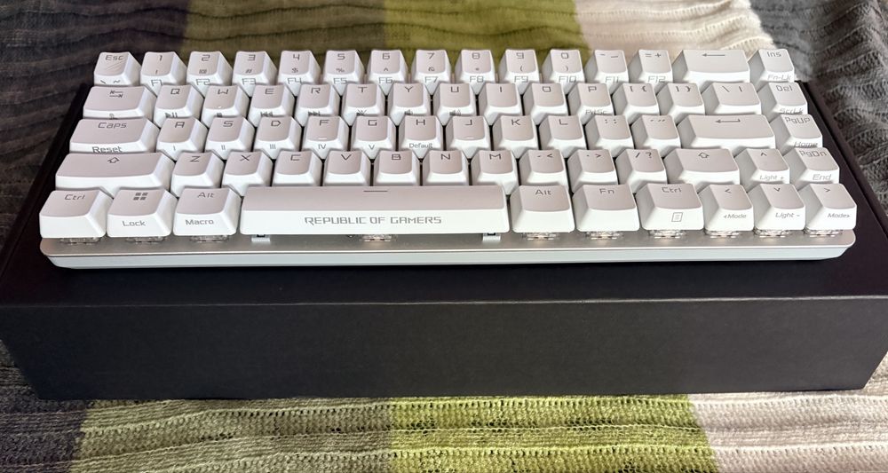 Механична Клавиатура Asus ROG Falchion