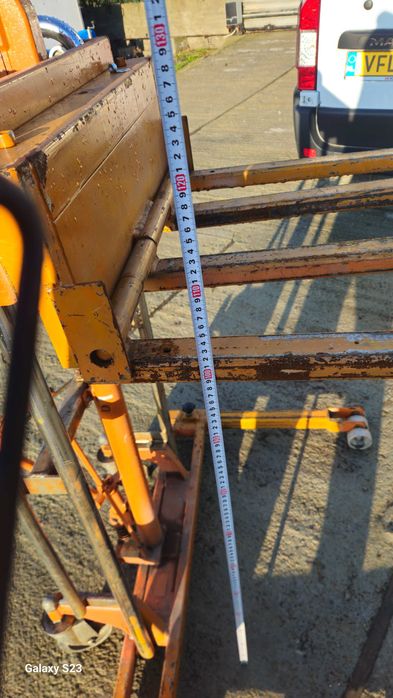 Палетна количка високо повдигаща