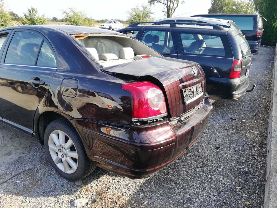 Toyota Avensis 2.0 16v 2006 на части