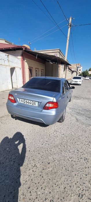 Nexia 2 sotiladi 1.6