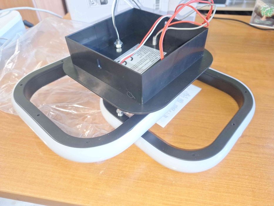 11.2-инчов 12W квадратен LED плафон, с ярка студена бяла/естествена