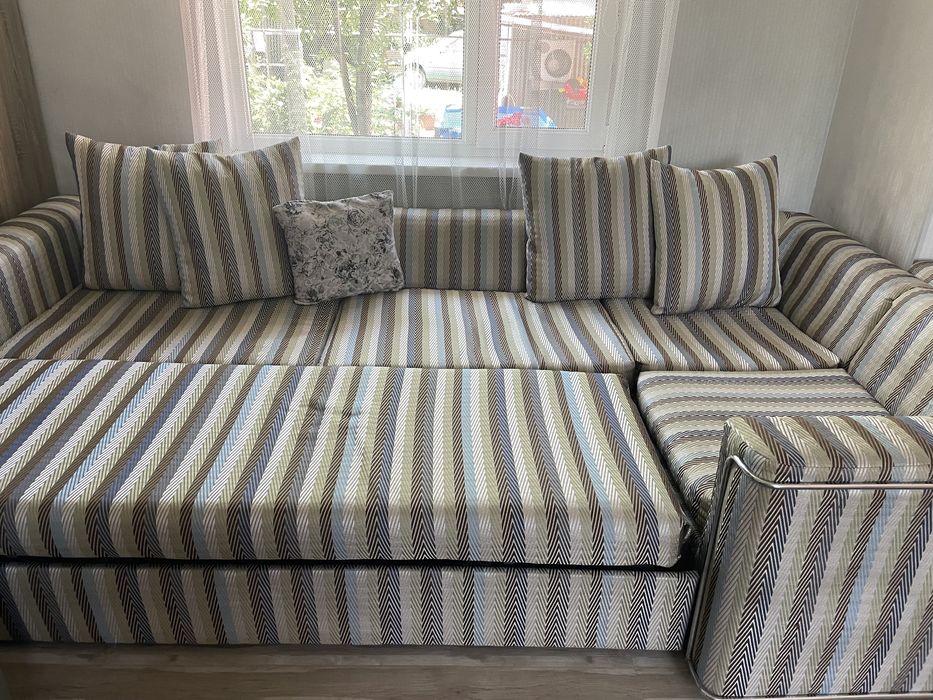 Диван с креслом