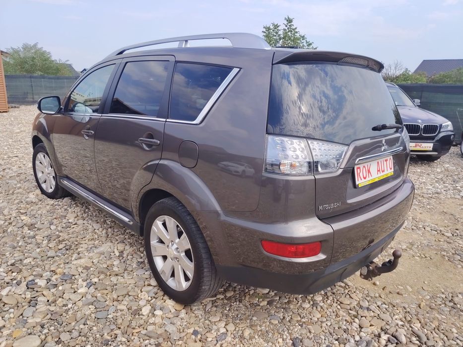 Mitsubishi Outlander 7 LOCURI,4x4- Automatic - 156 hp-RAR EFECTUAT-RATE doar cu BULETINUL!
