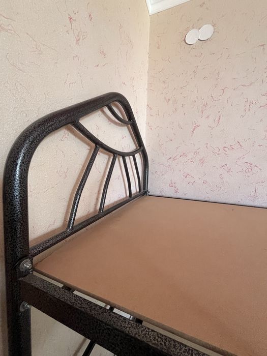 Двухъярусный кровать сатылады.