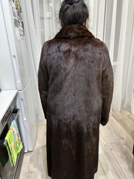 Продам норковую шубу