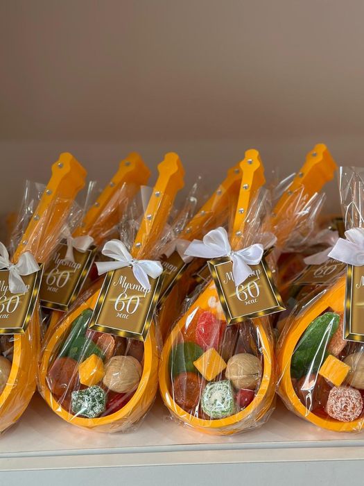 Тойбастар, бонбоньерки