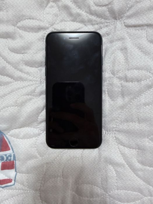 продам телефон айфон 7