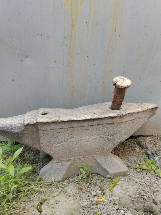 Продам тисы и наковальню