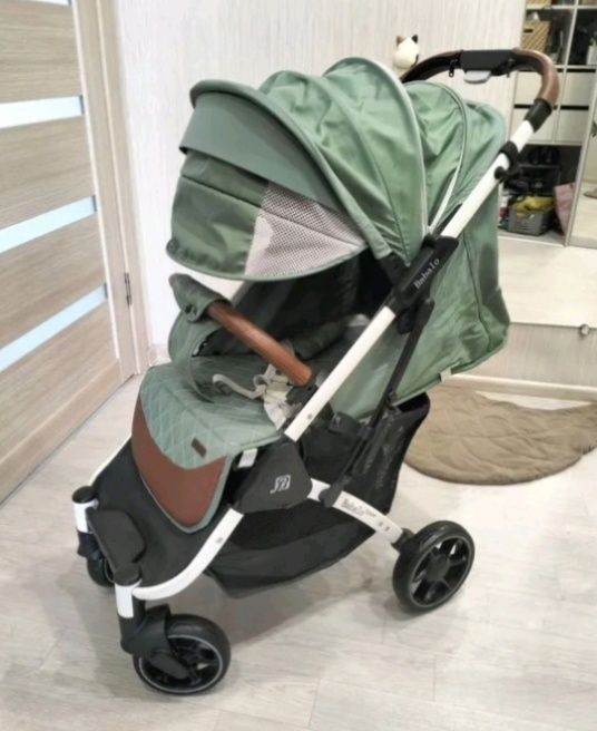 Коляска для прогулок bablo хорошая