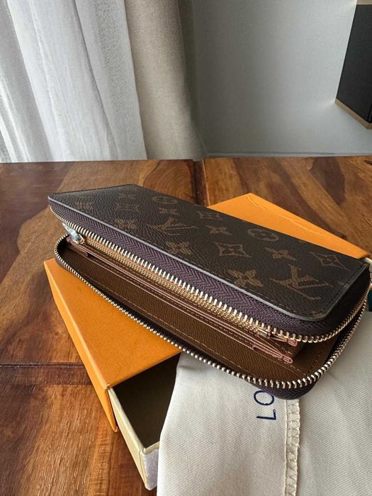 Portofel maro - Louis Vuitton Zippy Wallet – Monogram Empreinte