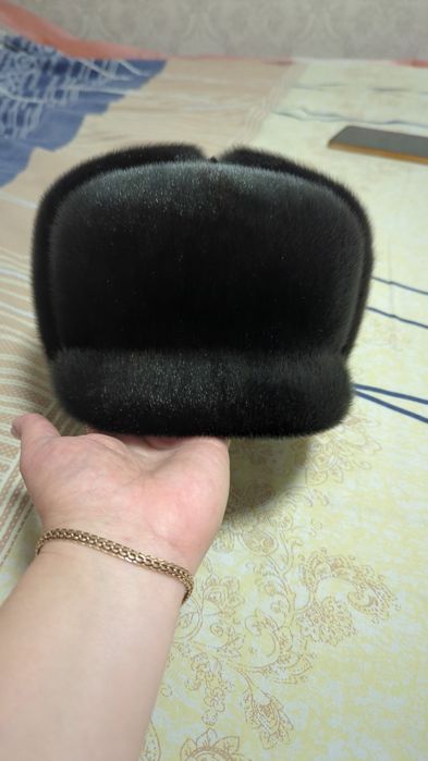 Продам меховую зимнюю кепку