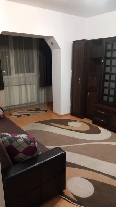 Dau în chirie garsoniera
