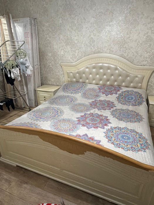 Продам спальный гарнитур
