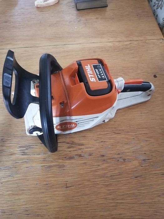 Văd sthil sau schimb cu mașină