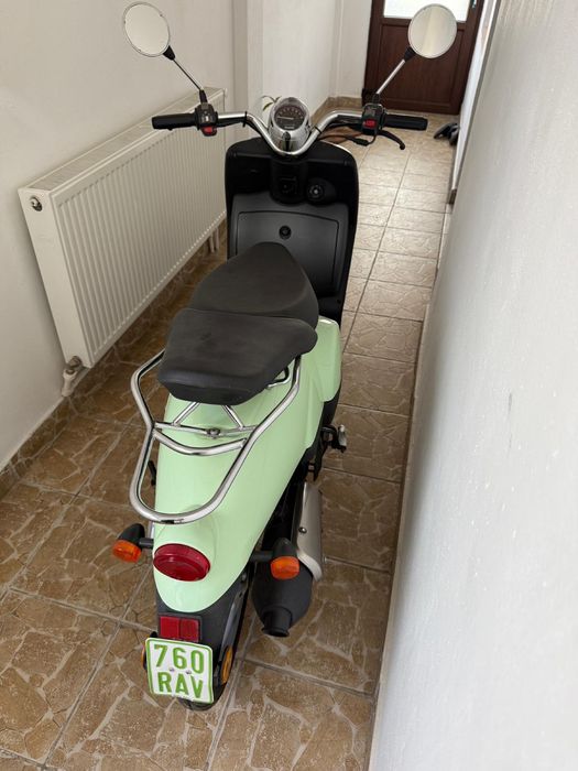 Vand scuter retro -benelli pepe 9000 km impecabil