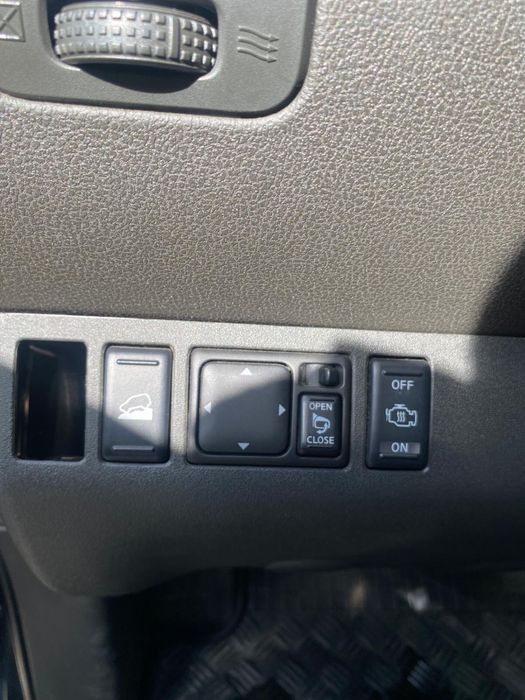 Vand Nissan Pathfinder sau schimb cu Duster