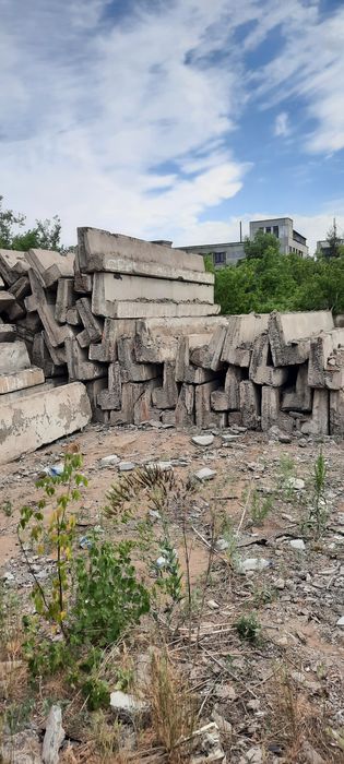 Диванчики керамзитобетонные б.у