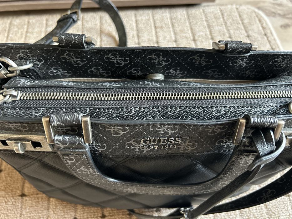 Оригинална чанта GUESS