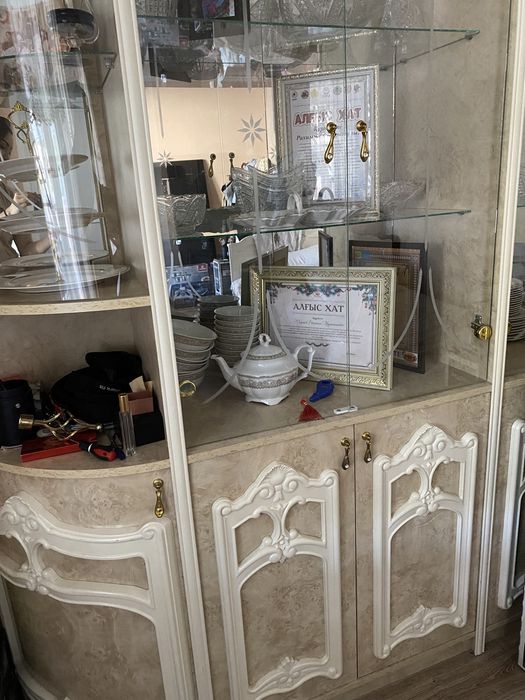 Шкаф гарнитура для посуды