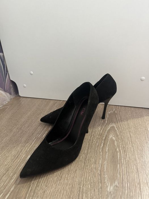 черные женские туфли