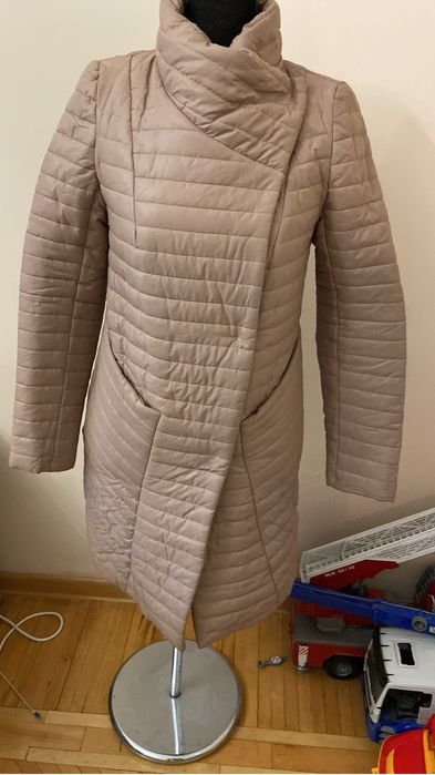 Продам пуховики (куртки )