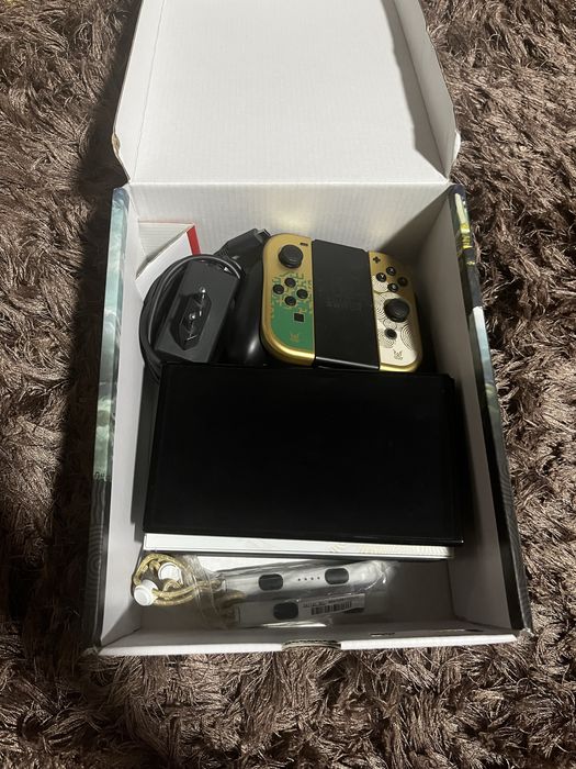 Nintendo Switch OLED Zelda Edition