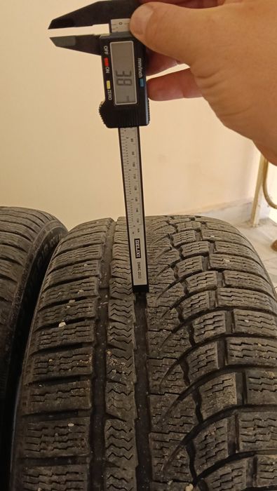 Продавам зимни гуми nokian 245/45/18 2018 g dot