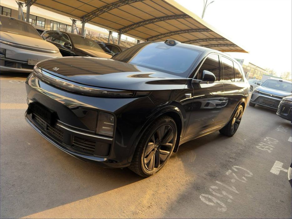 Lixang li 7 max 2023 yili