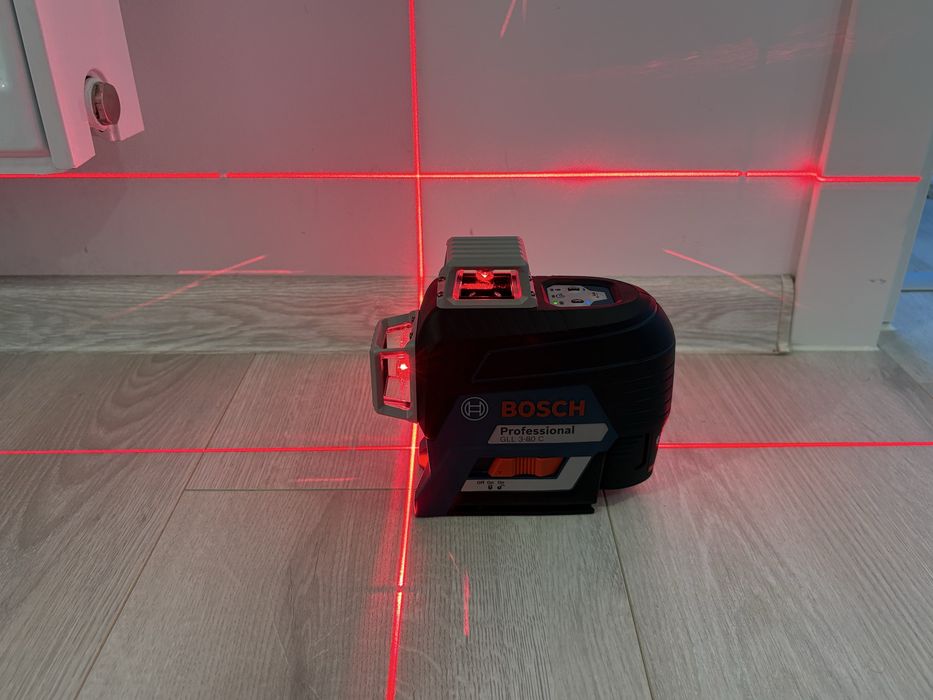 Nivela Laser Bosch GLL 3-80 C profesionala