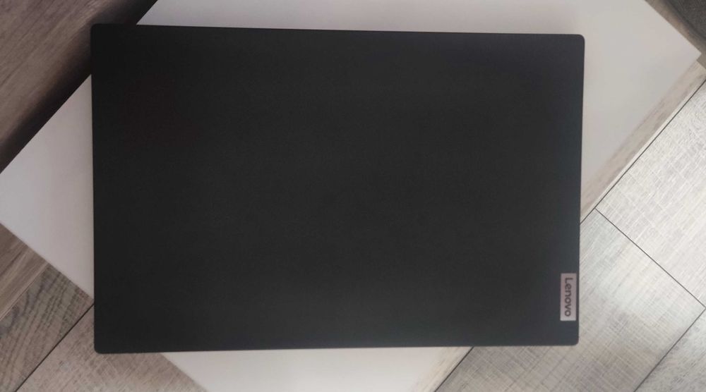 Лаптоп Lenovo V15 G4 AMN (AMD Ryzen 3 7320u, 8GB LPDDR5 5500 Mhz, 256GB SSD NVMe, 15.6" Full HD)