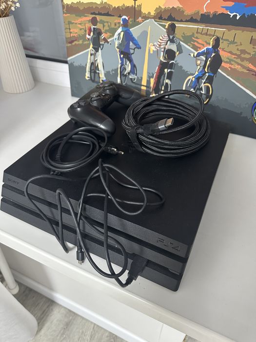Продам PlayStation 4 Pro