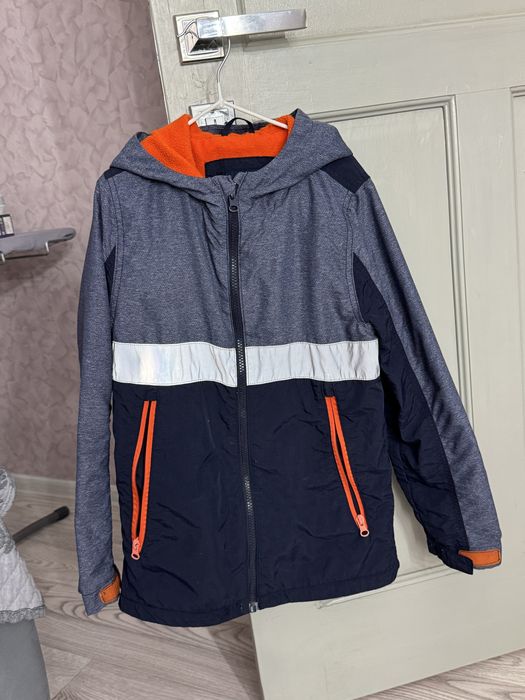Продам куртки для мальчика