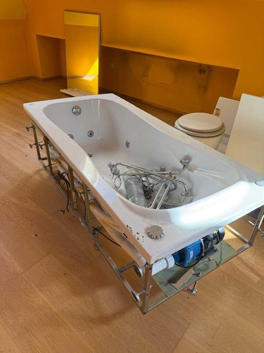 Cada cu hidromasaj de vanzare