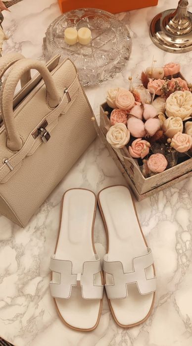 Papuci albi din piele mărimea 38