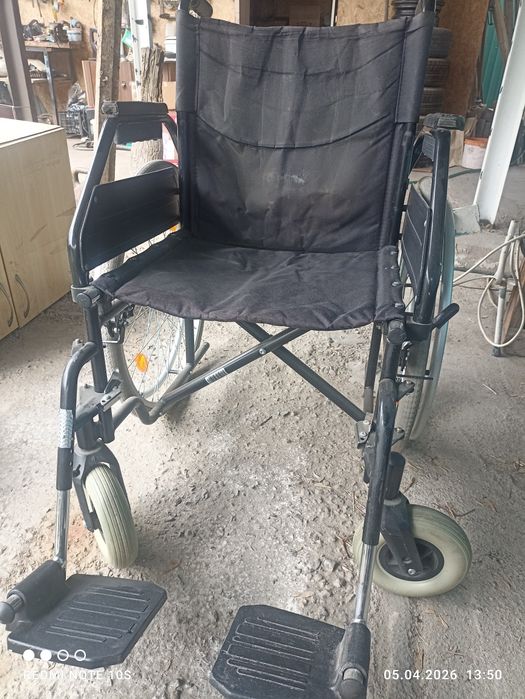 Коляска инвалидная.