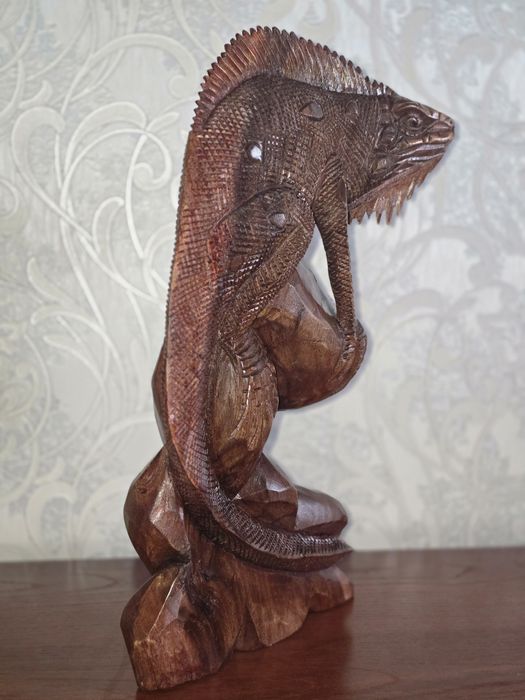 Сувенир Игуана из Дерева.