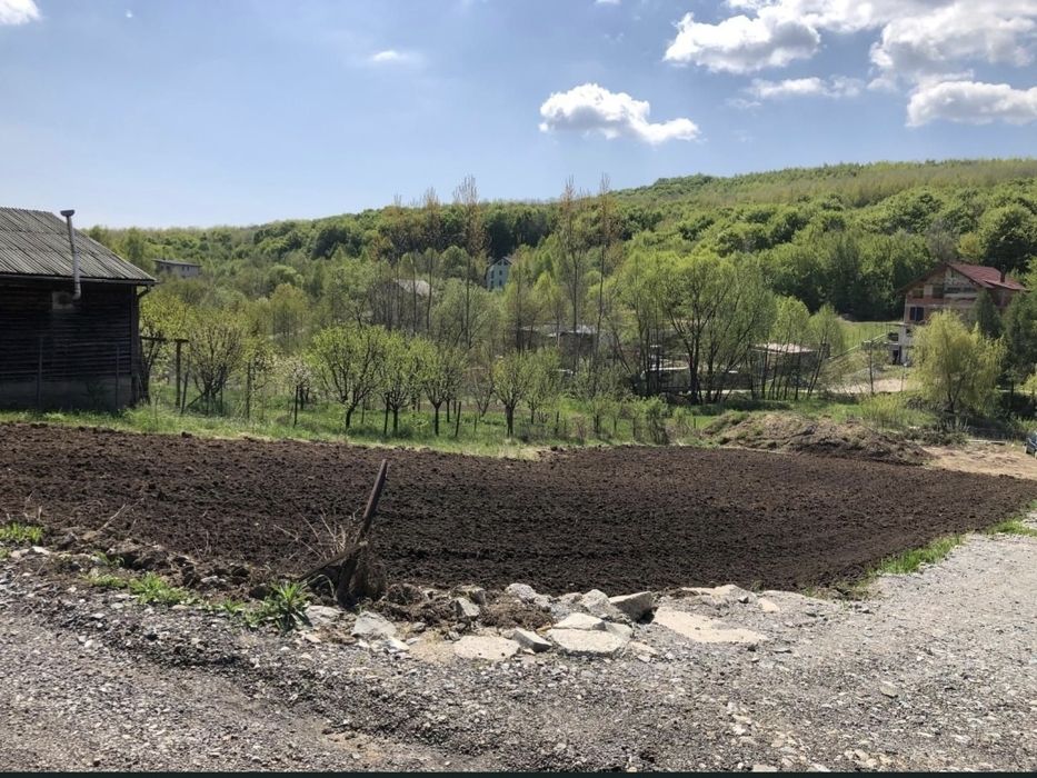 Vand teren pe Valea Capriorii