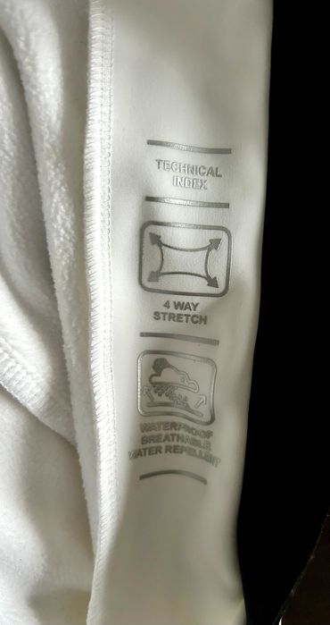 Луксозен ски гащеризон EA7 Emporio Armani – чисто нов, с етикет