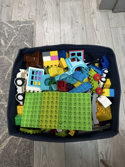 Seturi Lego duplo , 6,80 kg , stare excelenta , include tren si sine