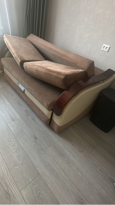 Диван 2х местка компактный раскладывается
