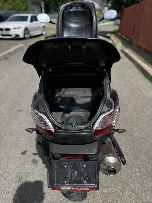 Scuter Piaggio MP3 400 LT / 3 roti / Categ B/L5E