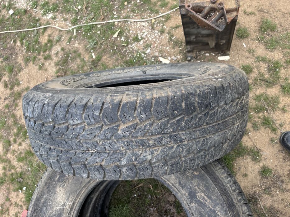 235/75/R15 3шт покрышка