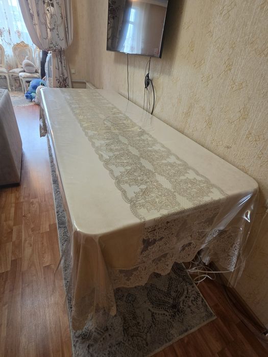 Продаётся стол стулья деревянные